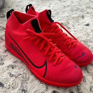 Nike indoor soccer shoes unisex